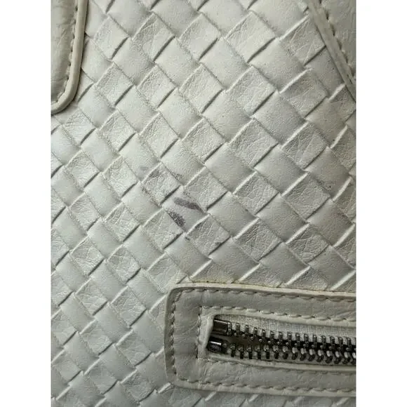 Vintage GUESS White Basket Weave Hobo Bag with Giant G Buckle Snap Closure - Picture 8 of 10